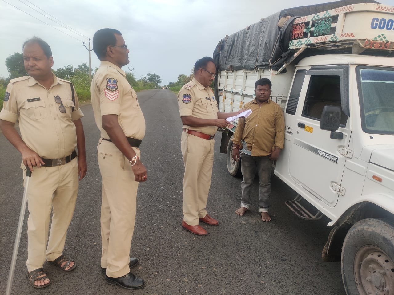 మైనర్లకు వాహనాలు ఇస్తే చర్యలు తప్పవు