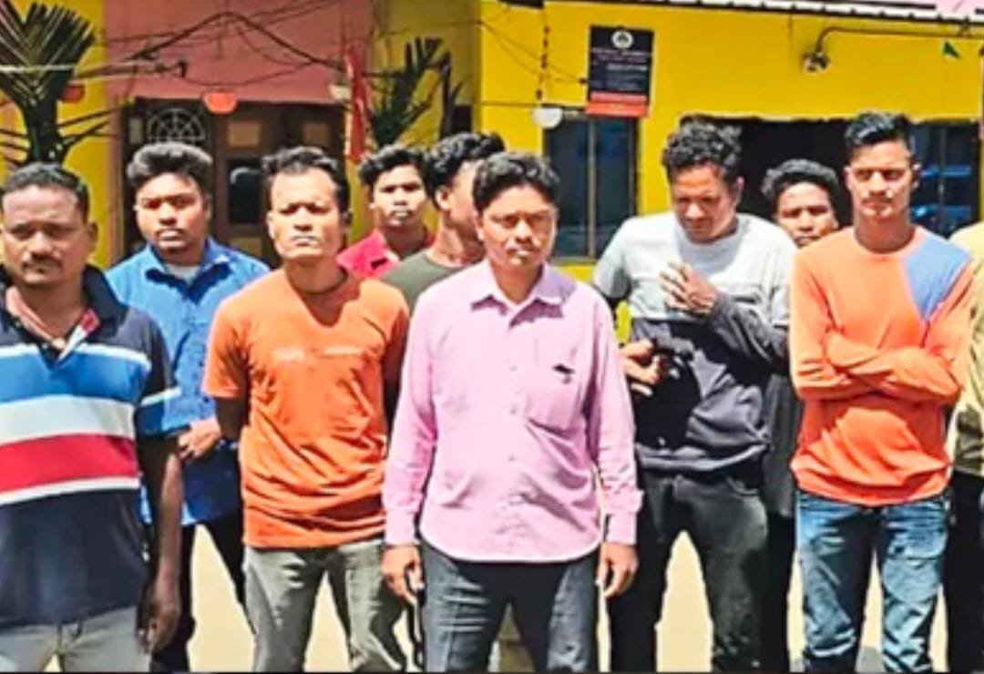 తాగుబోతు భార్యలు - పోలీసులకు భర్తల ఫిర్యాదు