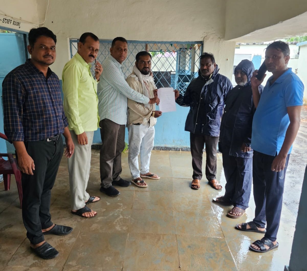 విద్యార్థుల సమస్యలు పరిష్కరించండి