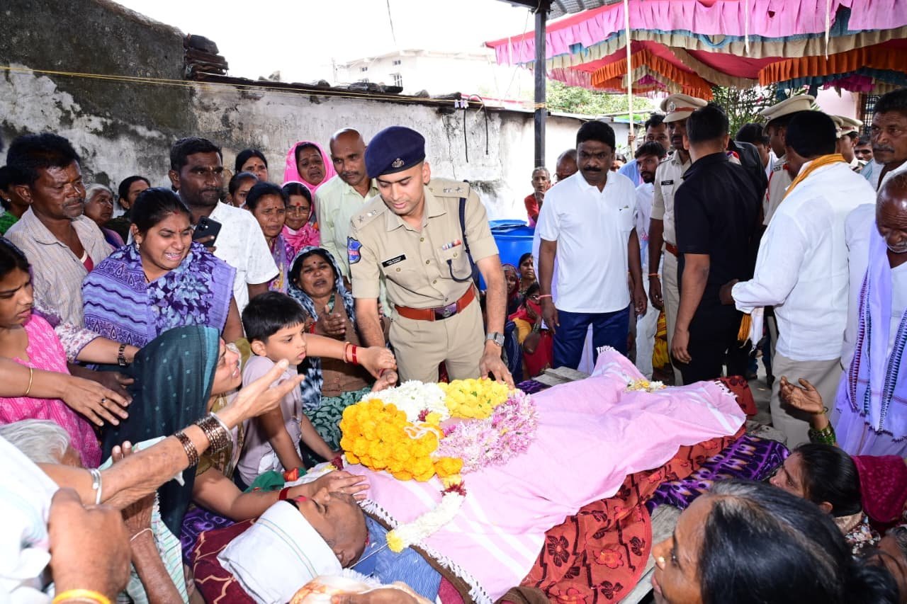బాధిత కుటుంబానికి అండగా ఉంటాం - జిల్లా ఎస్పీ అఖిల్ మహాజన్ ఐపీఎస్