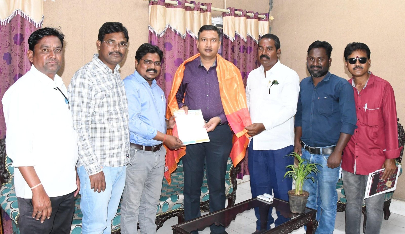 జర్నలిస్టుల సమస్యలను పరిష్కరిస్తా-కలెక్టర్ రాజర్షి షా